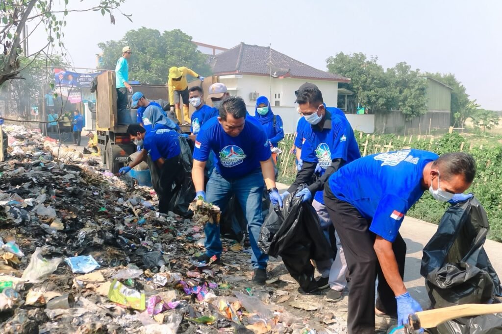 Aksi Bersih 386,5 Ton Sampah oleh Demokrat dalam Gerakan Langit Biru Indonesia Asri Berlanjut