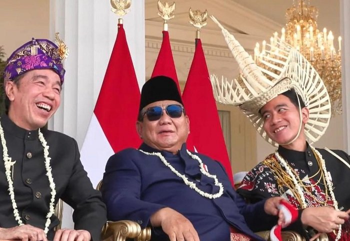 Momen Viral Jokowi, Prabowo, dan Gibran Duduk Bersama di Istana saat HUT ke-81 RI
