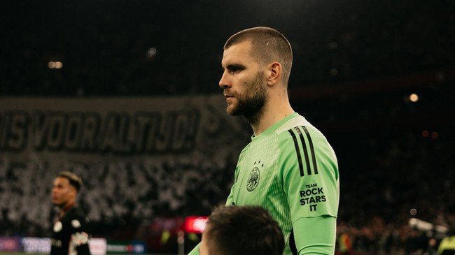 Maarten Paes Curi Perhatian Netizen dalam Latihan Ajax Menjelang Pertandingan Melawan Fortuna Sittard
