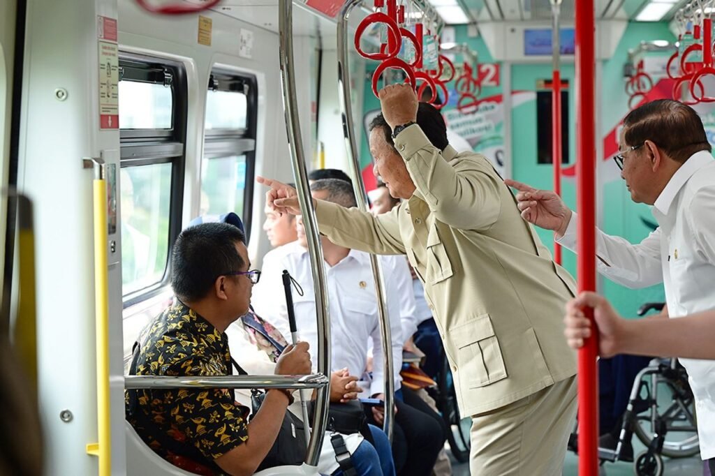 Prabowo Ungkap Pengalaman Menyenangkan Naik LRT Kelapa Gading-Manggarai