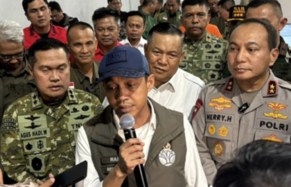 Pesawat Menhut Raja Juli Gagal Mendarat di Bandara Supadio Akibat Kabut Asap dan Demonstrasi Mahasiswa