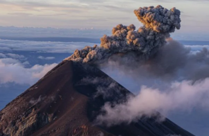 11 Gunung Api Berpotensi Erupsi di 2026: Alam Mengingatkan Indonesia