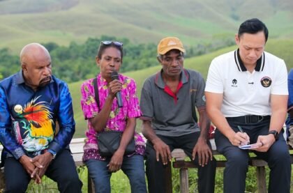 Cek Jalan Skory-Puay di Papua, Menko AHY: Program IJD Berikan Manfaat untuk Masyarakat