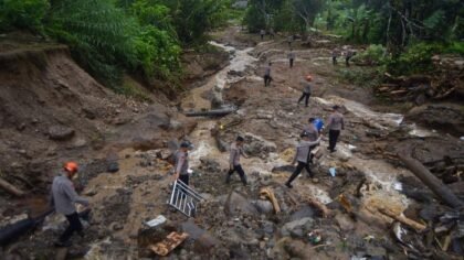 Galodo Melanda Solok: Dua Warga Hilang dan Sembilan Keluarga Terpaksa Mengungsi! Apa yang Terjadi Selanjutnya?