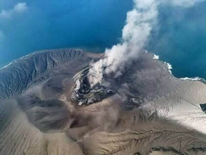 Pemerintah Siapkan Langkah Antisipasi Hadapi Erupsi Anak Krakatau yang Ganggu Penerbangan dan Aktivitas Warga