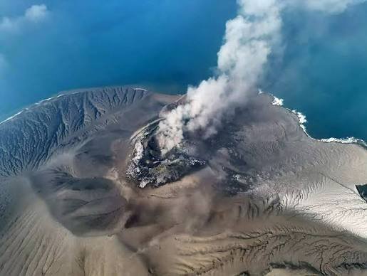 Pemerintah Siapkan Langkah Antisipasi Hadapi Erupsi Anak Krakatau yang Ganggu Penerbangan dan Aktivitas Warga