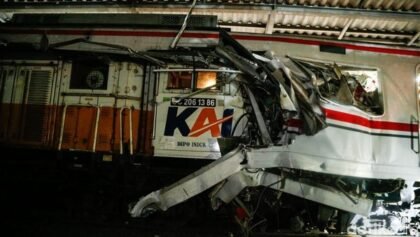Mengungkap Rahasia: Apa yang Terjadi Dalam Komunikasi Masinis dan Petugas Sebelum KA Anggrek Tabrak KRL?