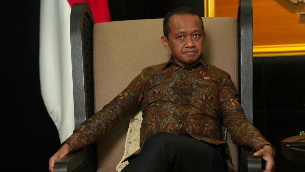 Tak Mampu Atasi Kelangkaan BBM, Bahlil Masuk Kategori Menteri dengan Kinerja Terburuk!