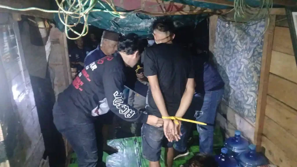 Polisi Gerebek Tiga Wilayah Kampung Narkoba, Amankan 104 Orang di Makassar