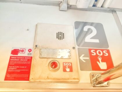 Tombol SOS KRL Bogor-Jakarta Tertekan Secara Tak Sengaja, Penumpang Heboh dan Panik! Apa yang Terjadi?